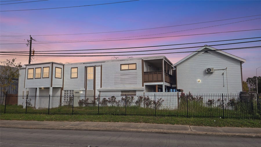 Property photo for 6723 South Loop E, #9, Houston, TX