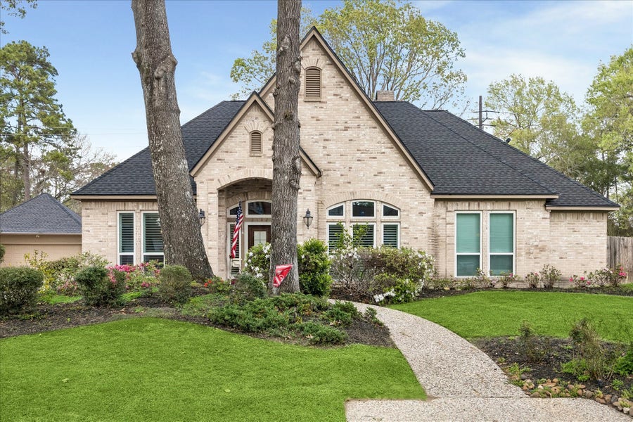 Property photo for 2102 Grand Mesa Drive, Kingwood, TX