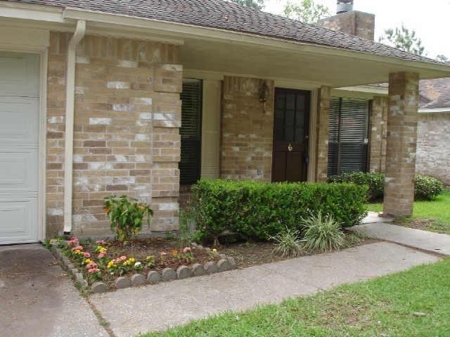 4051 Sherwood Street E, Houston, TX 77339 Charming three bedroom