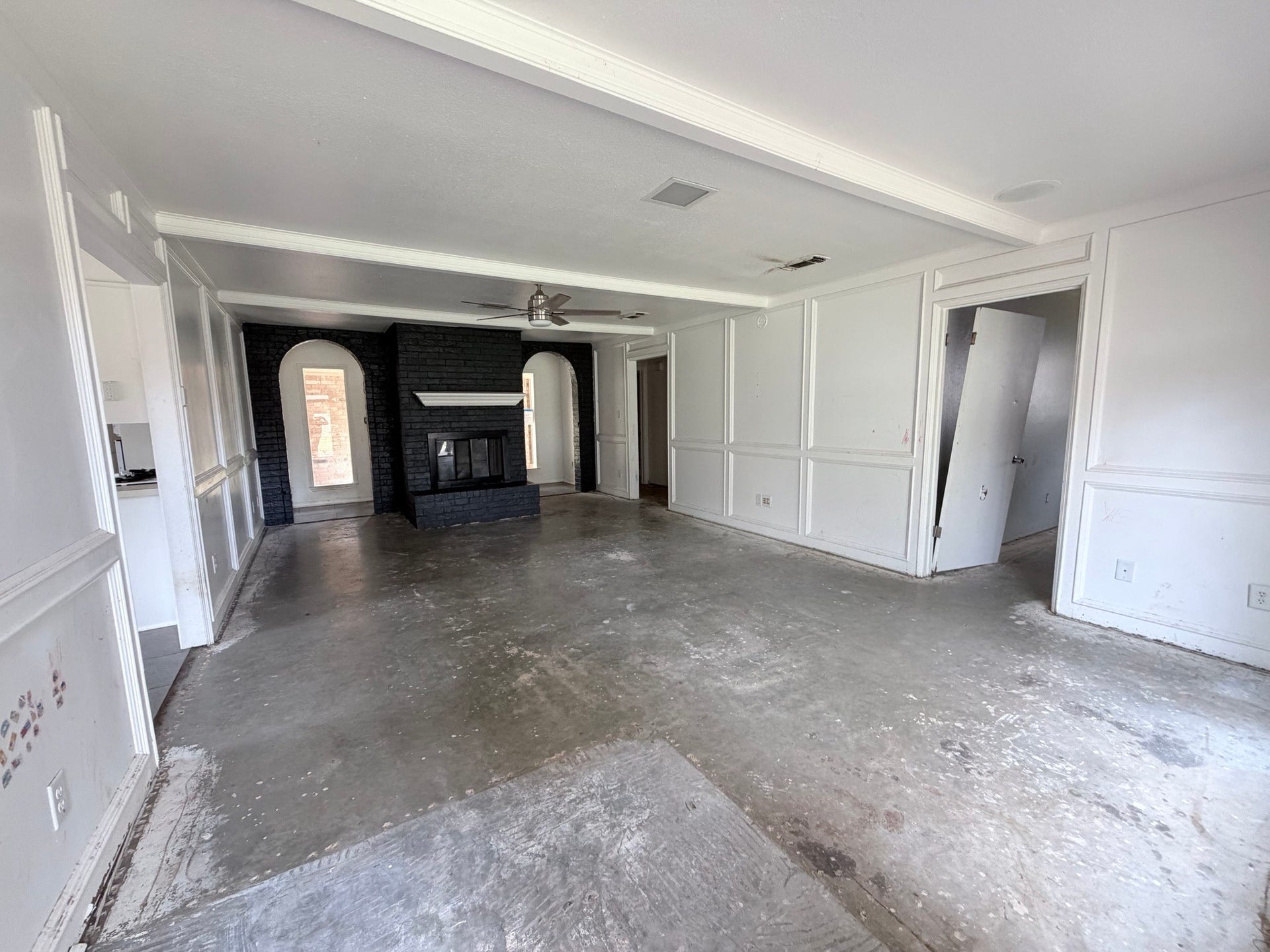 350 S Amherst Drive, West Columbia, TX 77486 350 S Amherst Drive, West Columbia, TX 77486