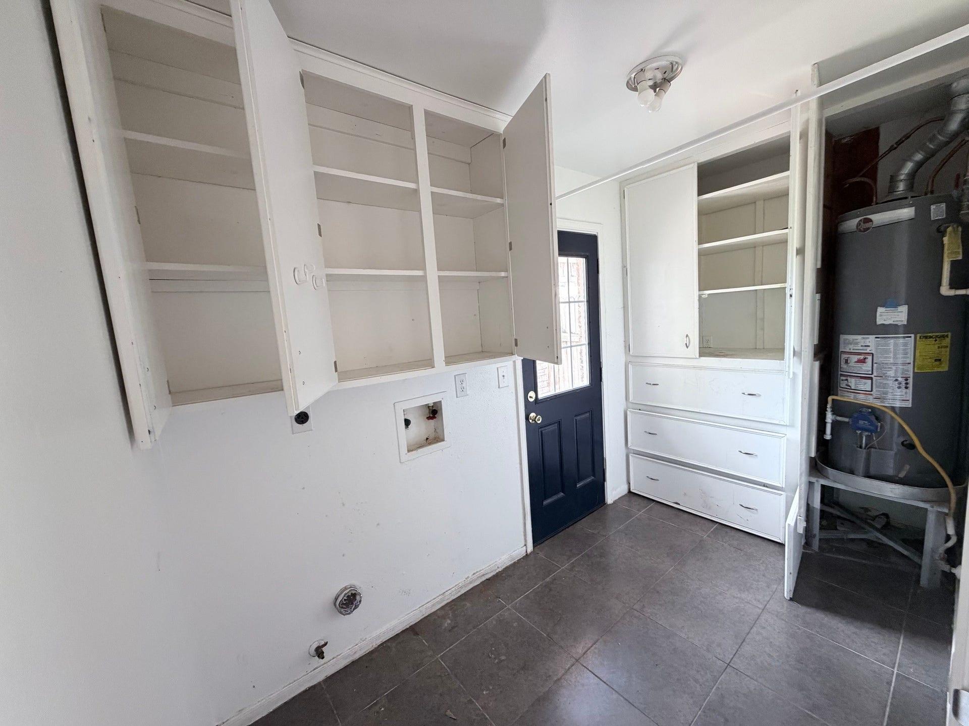 350 S Amherst Drive, West Columbia, TX 77486 350 S Amherst Drive, West Columbia, TX 77486