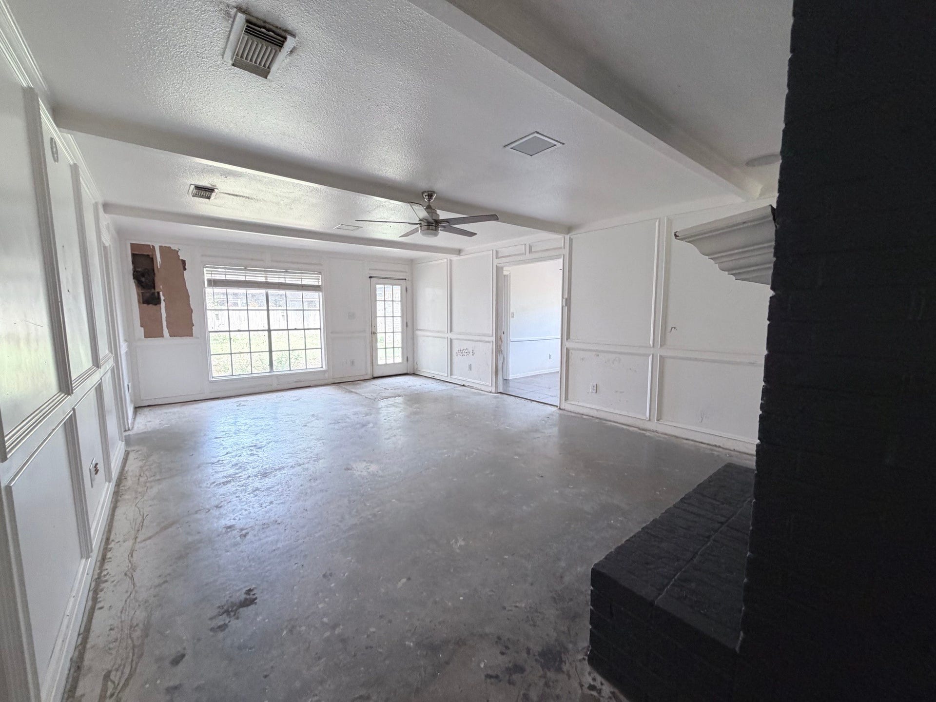350 S Amherst Drive, West Columbia, TX 77486 350 S Amherst Drive, West Columbia, TX 77486
