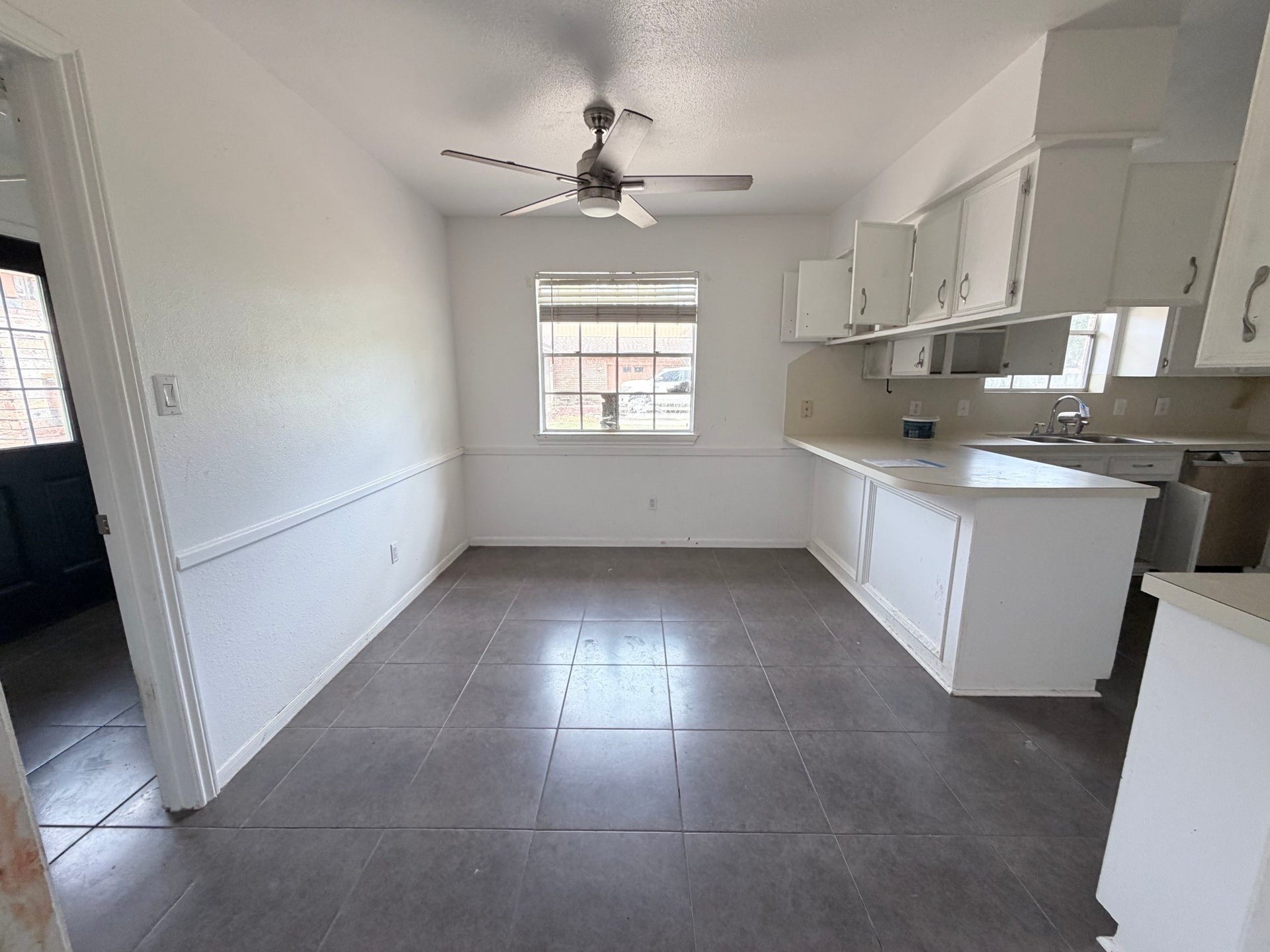 350 S Amherst Drive, West Columbia, TX 77486 350 S Amherst Drive, West Columbia, TX 77486