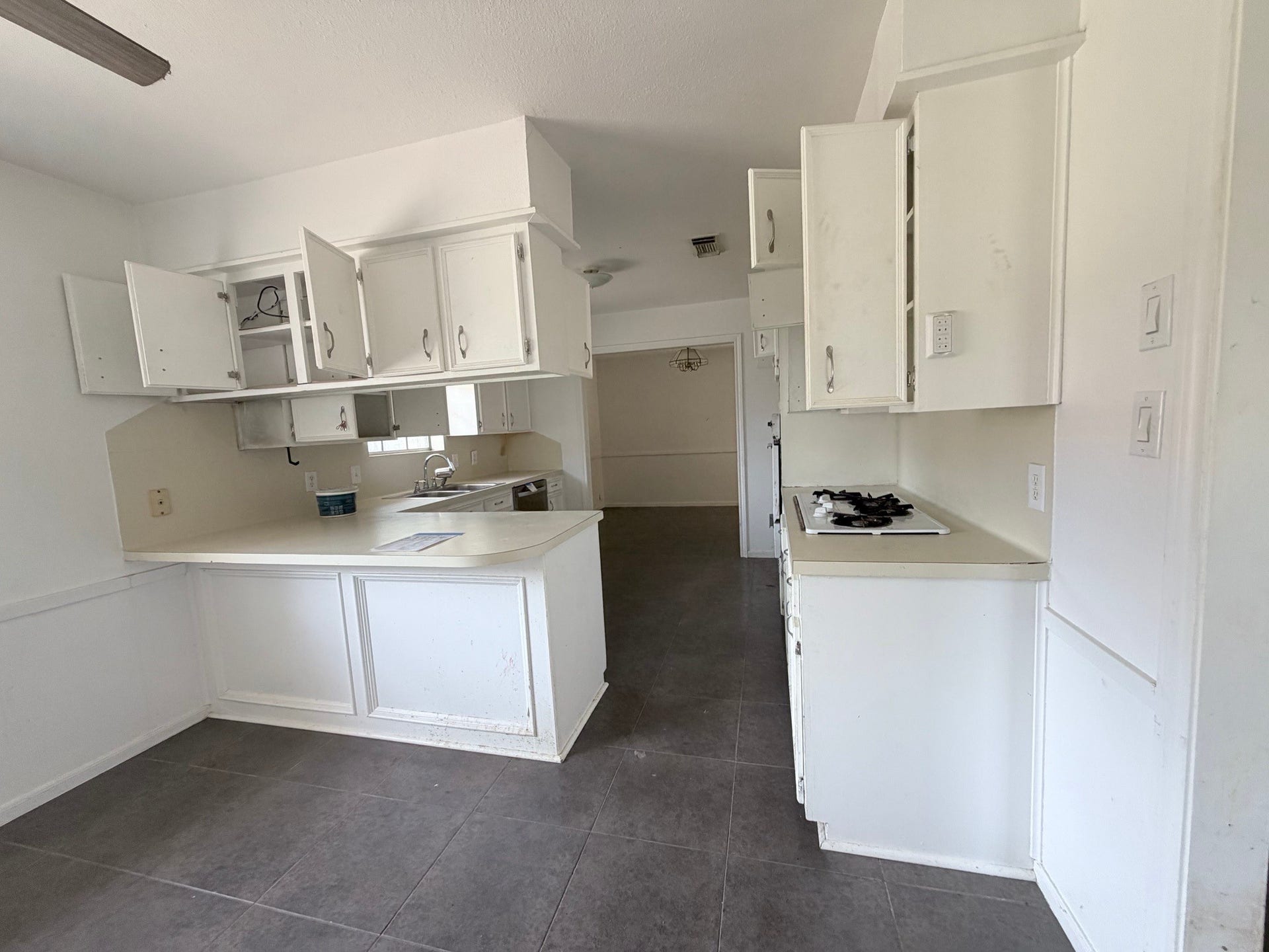 350 S Amherst Drive, West Columbia, TX 77486 350 S Amherst Drive, West Columbia, TX 77486