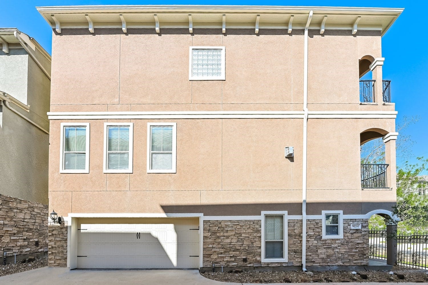 912 W 25th Street, #1, Houston, TX 77008 912 W 25th Street, #1, Houston, TX 77008