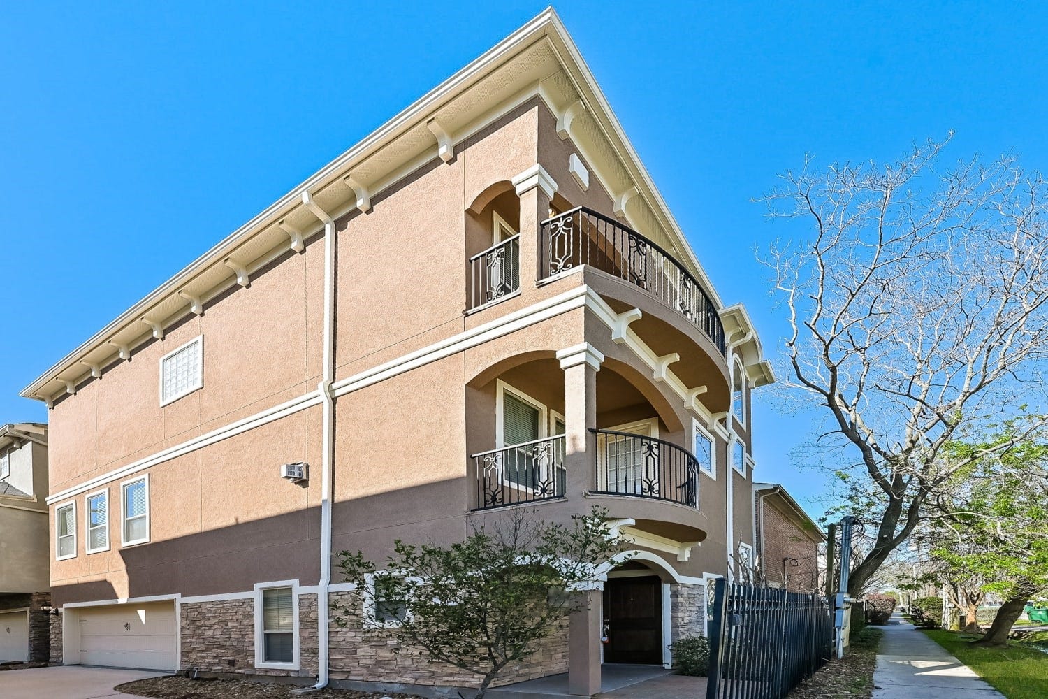 912 W 25th Street, #1, Houston, TX 77008 912 W 25th Street, #1, Houston, TX 77008