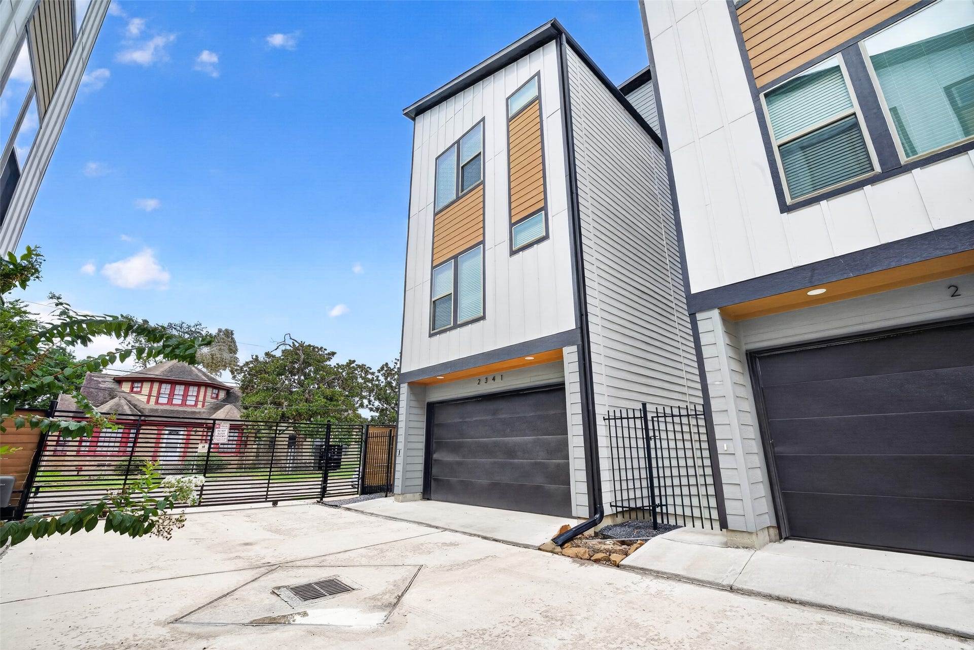 2341 Eagle Street, Houston, TX 77004