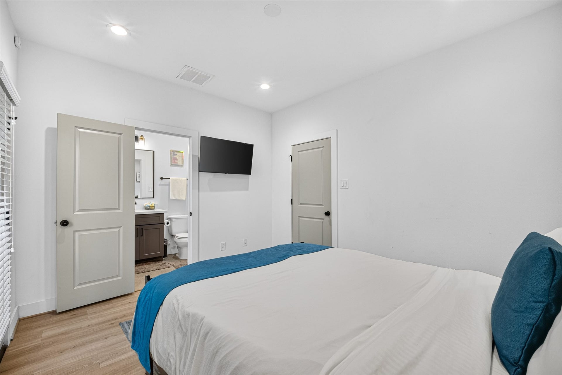 2341 Eagle Street, Houston, TX 77004
