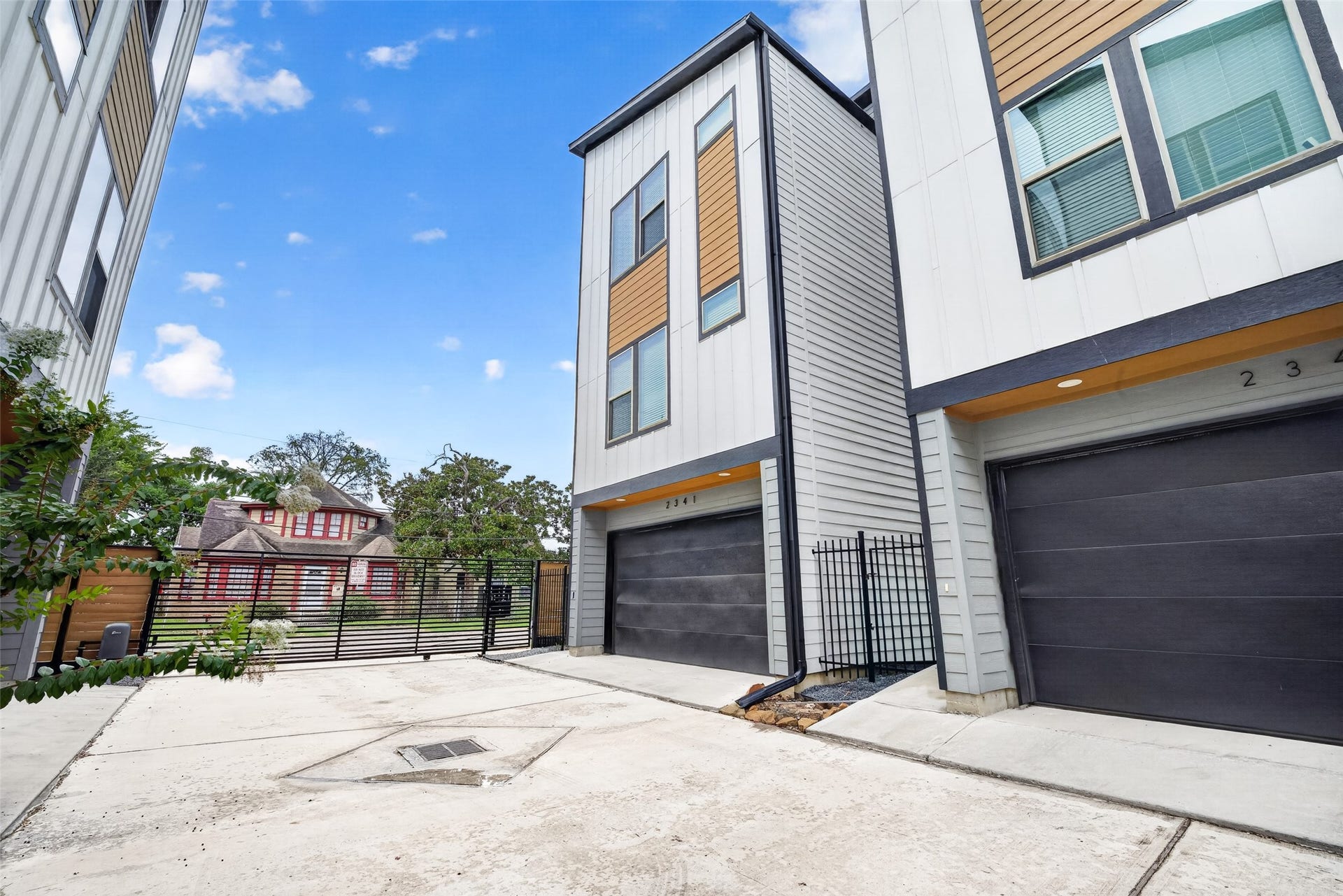 2341 Eagle Street, Houston, TX 77004