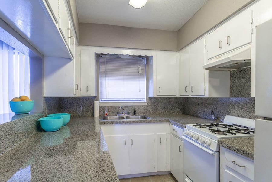 Property photo for 1305 Memorial Drive, #06, Baytown, TX