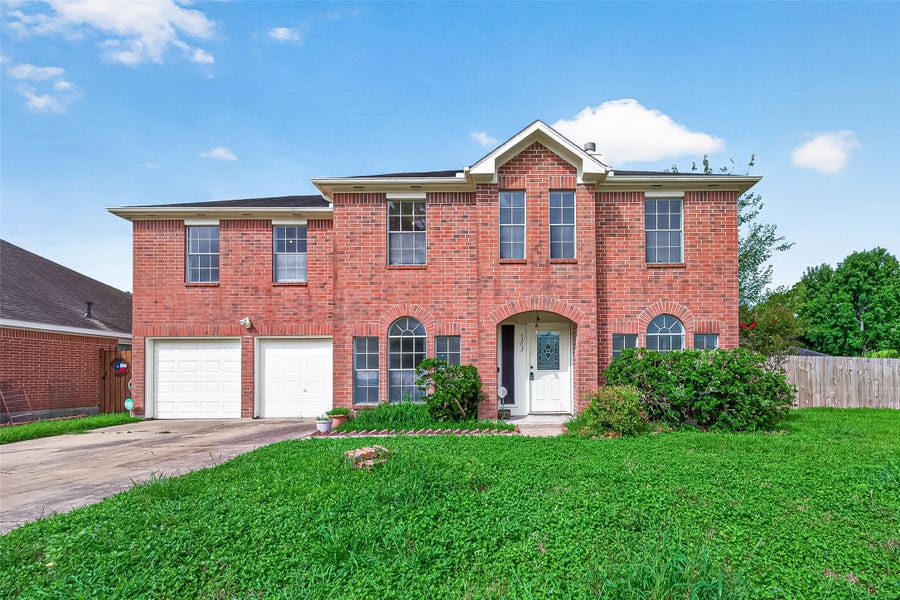 Property photo for 8202 Worthington Dr, Houston, TX