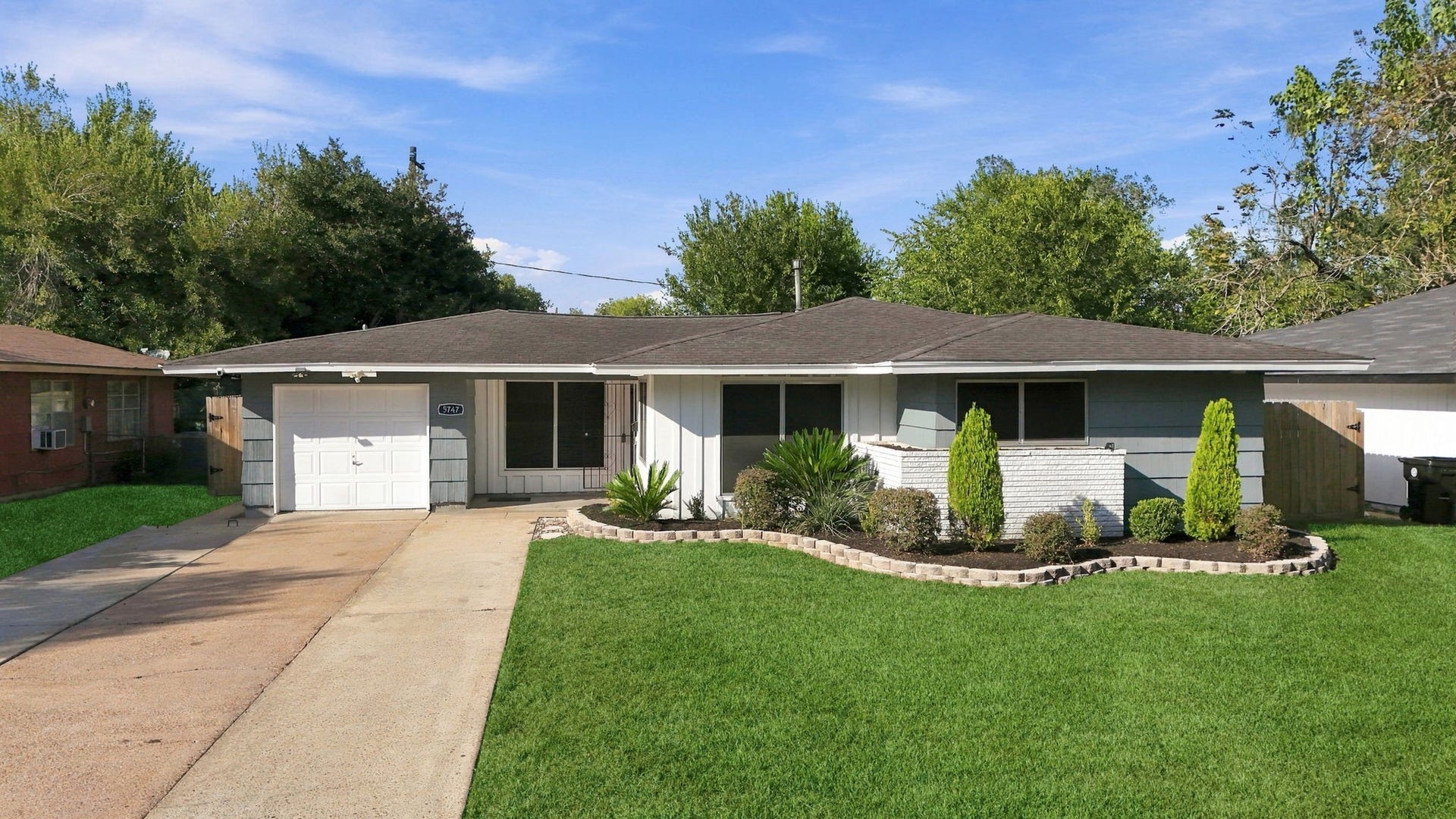 5747 Thrush Drive, Houston, TX 77033 5747 Thrush Drive, Houston, TX 77033