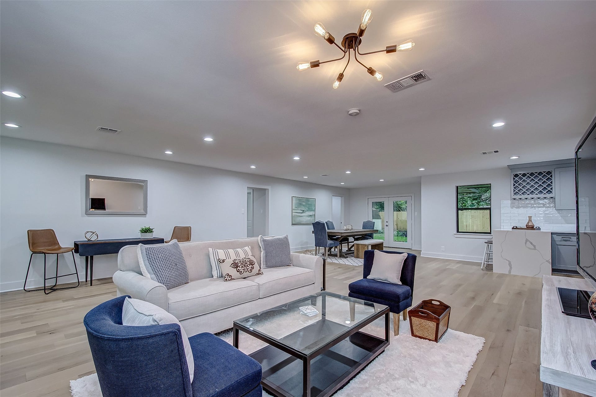 3515 Mona Lee Lane, Houston, TX 77080 3515 Mona Lee Lane, Houston, TX 77080