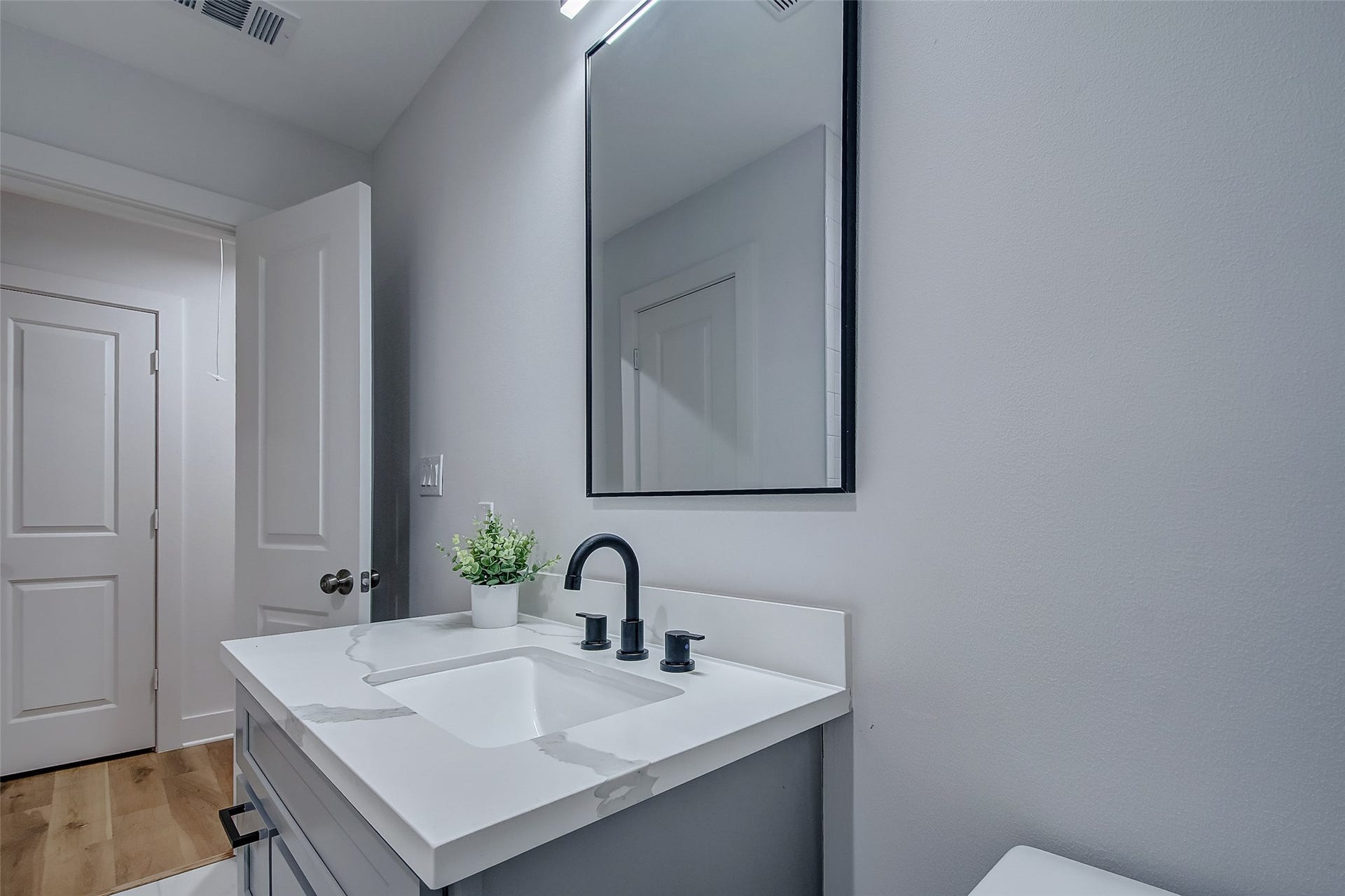 3515 Mona Lee Lane, Houston, TX 77080 3515 Mona Lee Lane, Houston, TX 77080