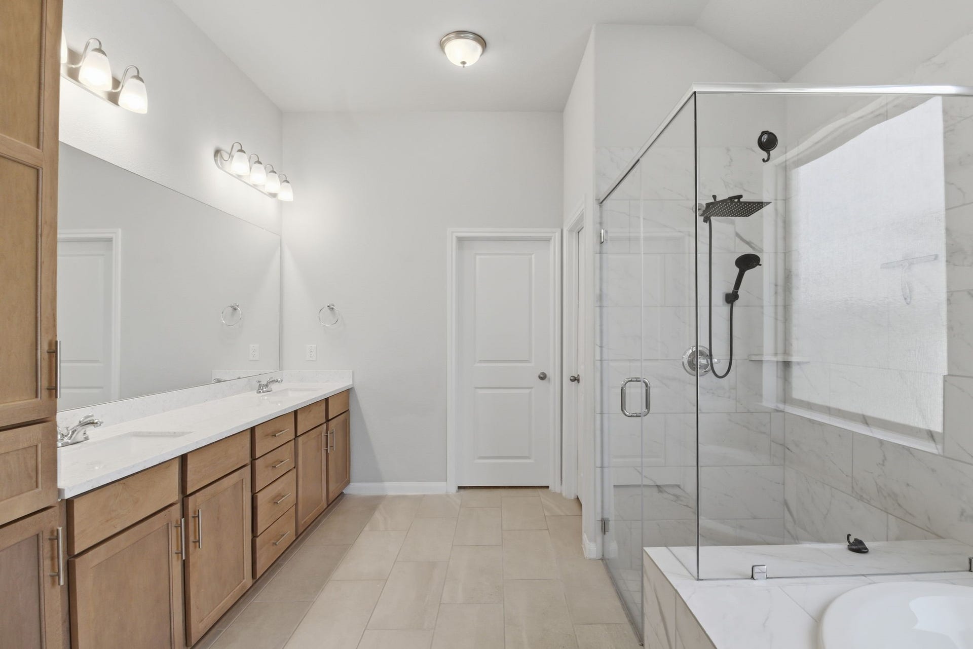 402 Alex Arbor Way Way, Conroe, TX 77301 Primary bathroom with separate shower/garden tub