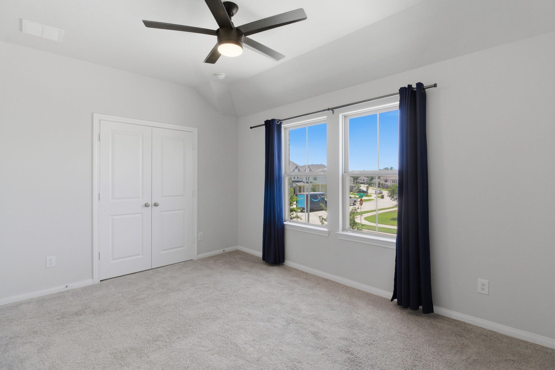 402 Alex Arbor Way Way, Conroe, TX 77301 Bedroom 2 upstairs