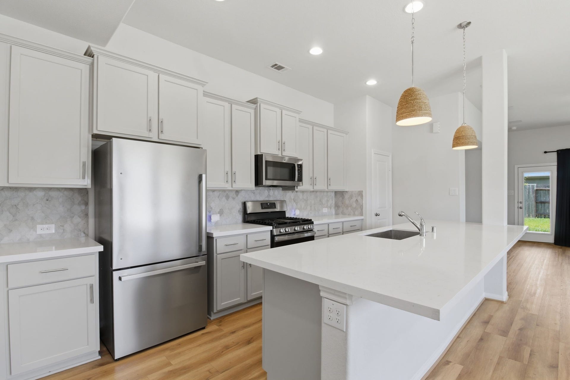 402 Alex Arbor Way Way, Conroe, TX 77301 side view of kitchen