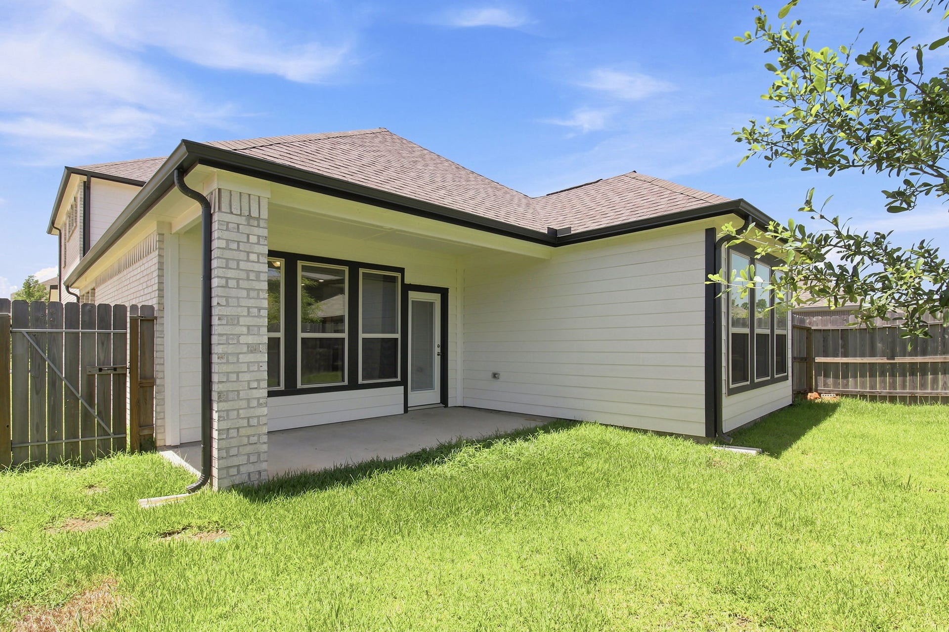 402 Alex Arbor Way Way, Conroe, TX 77301 Covered patio