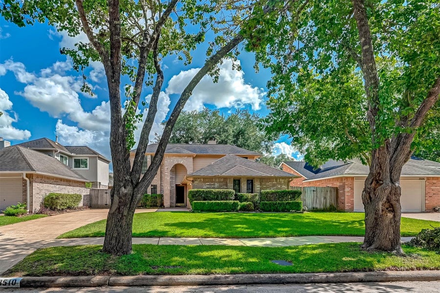 Property photo for 3510 Greenwood Dr Drive, Sugar Land, TX