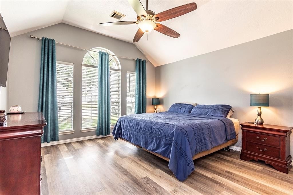 16206 Ruffian Drive, Friendswood, TX 77546 Primary bedroom