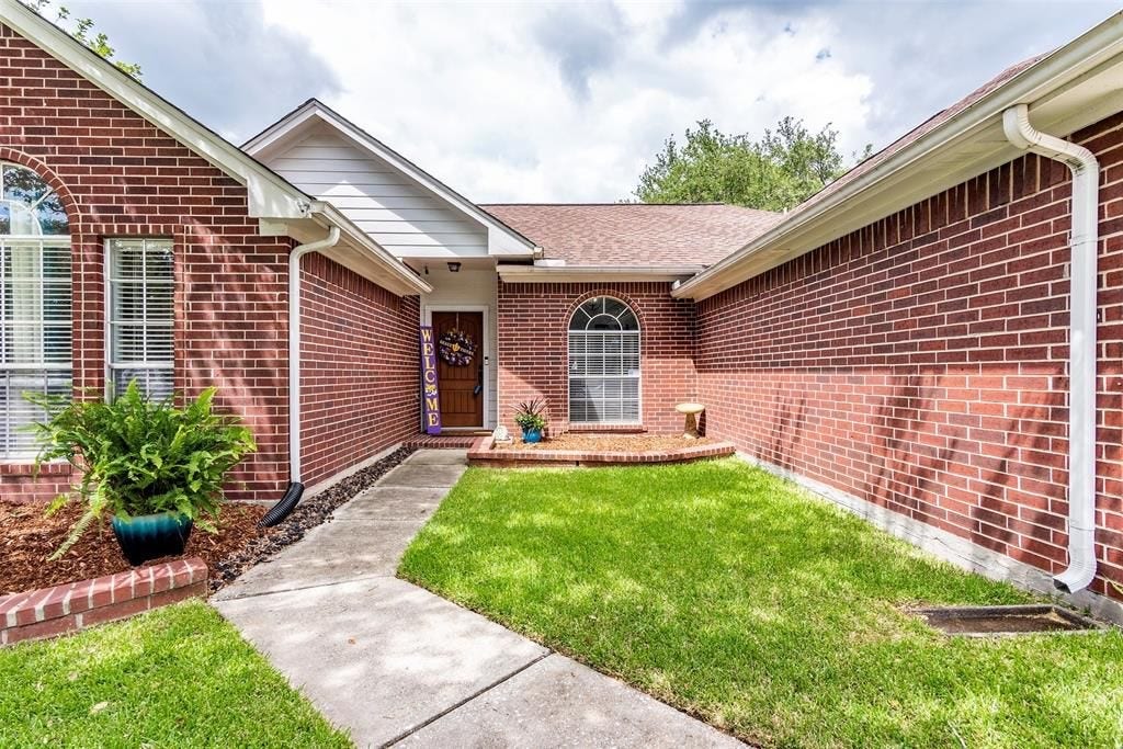 16206 Ruffian Drive, Friendswood, TX 77546 Welcome home!