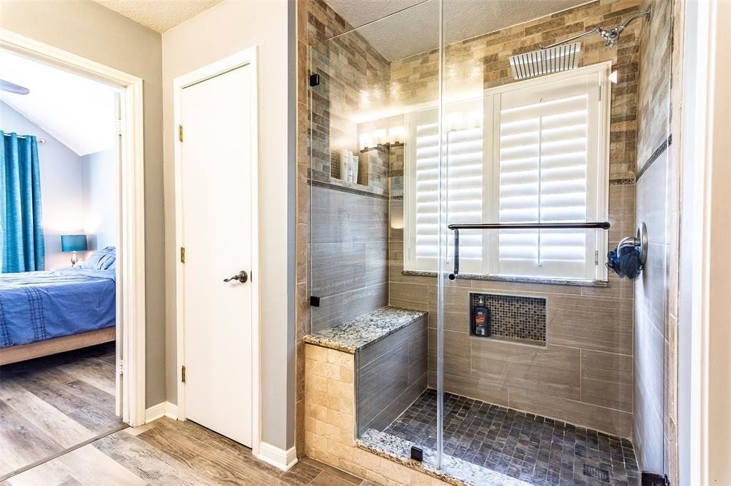 16206 Ruffian Drive, Friendswood, TX 77546 Primary bath