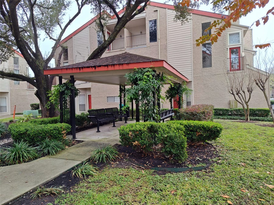 Property photo for 10855 Meadowglen Lane, #928, Houston, TX