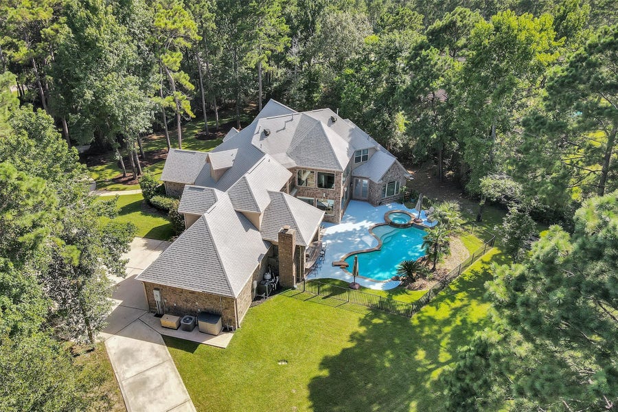 Property photo for 11018 Lake Windcrest, Magnolia, TX