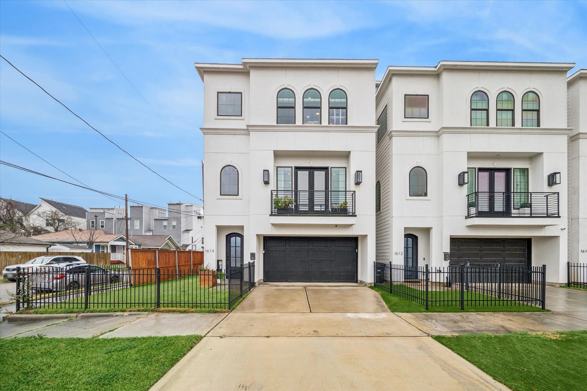 1614 Sampson Street, Houston, TX 77003 Welcome to 1614 Sampson! This freestanding home features a two-car garage, double-wide driveway, and fenced outdoor space.