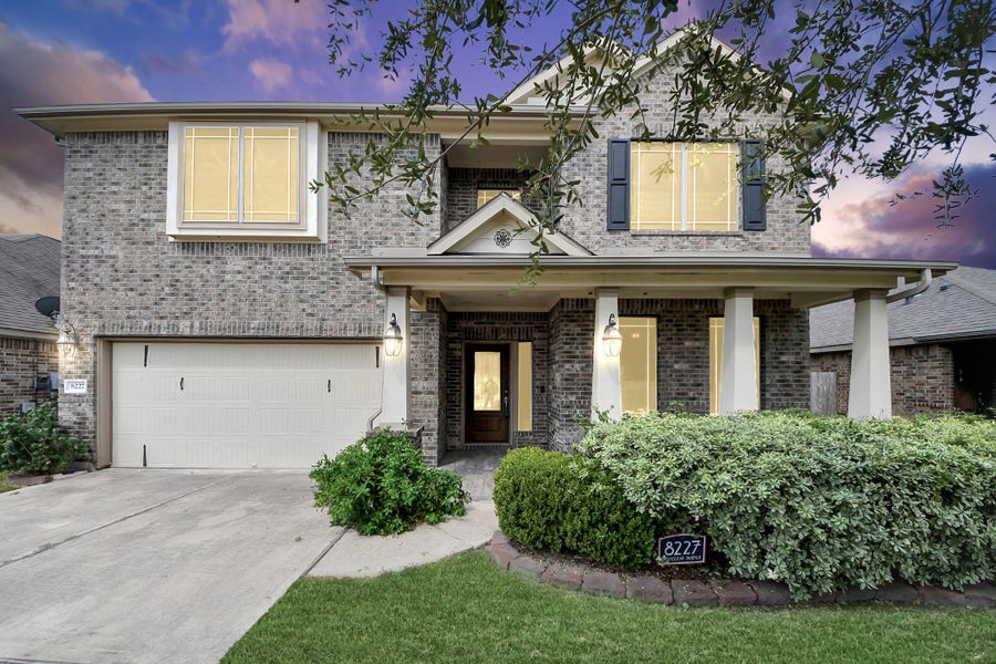 Property photo for 8227 Broadleaf Avenue, Baytown, TX