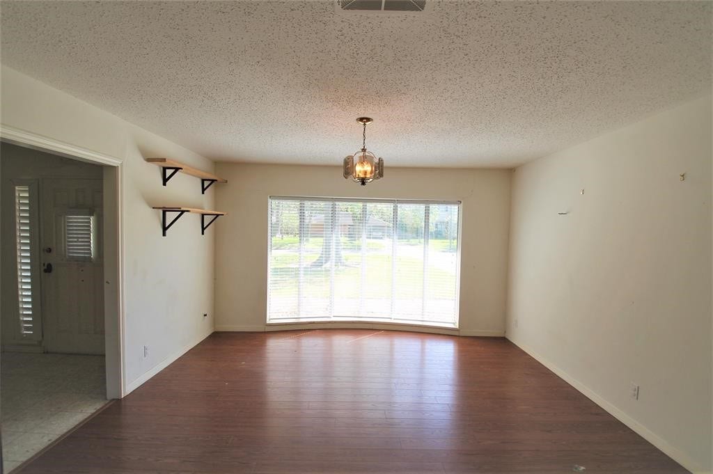 5504 Valerie Street, Houston, TX 77081 5504 Valerie Street, Houston, TX 77081