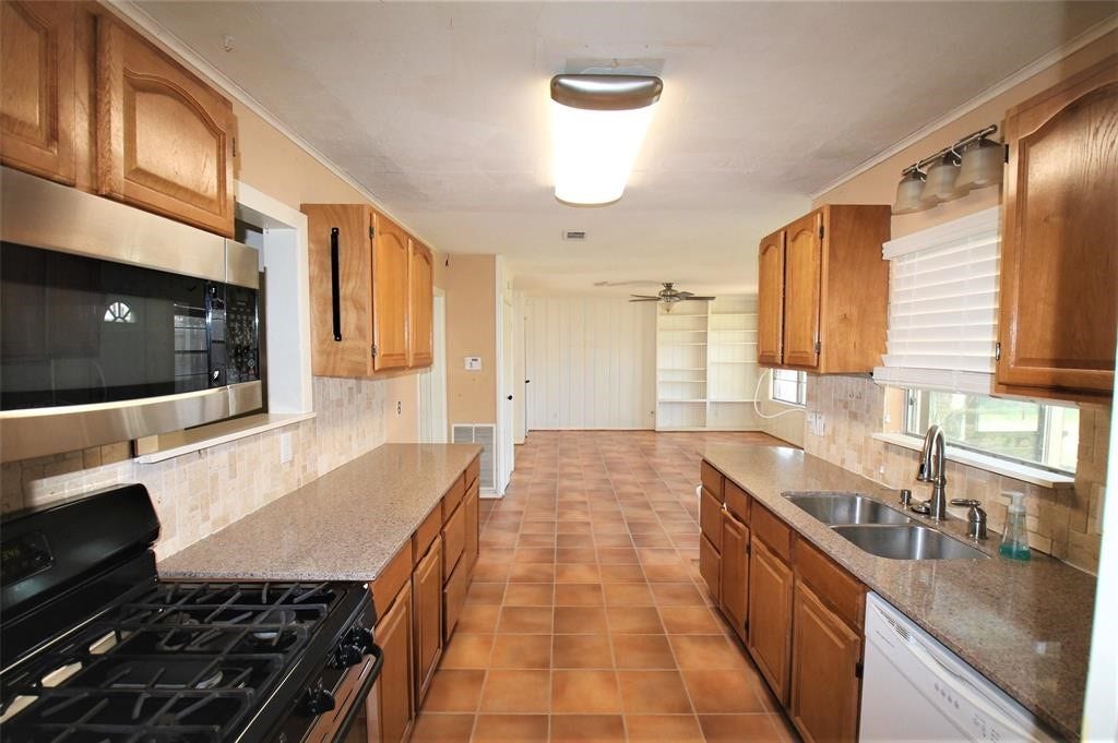 5504 Valerie Street, Houston, TX 77081 5504 Valerie Street, Houston, TX 77081