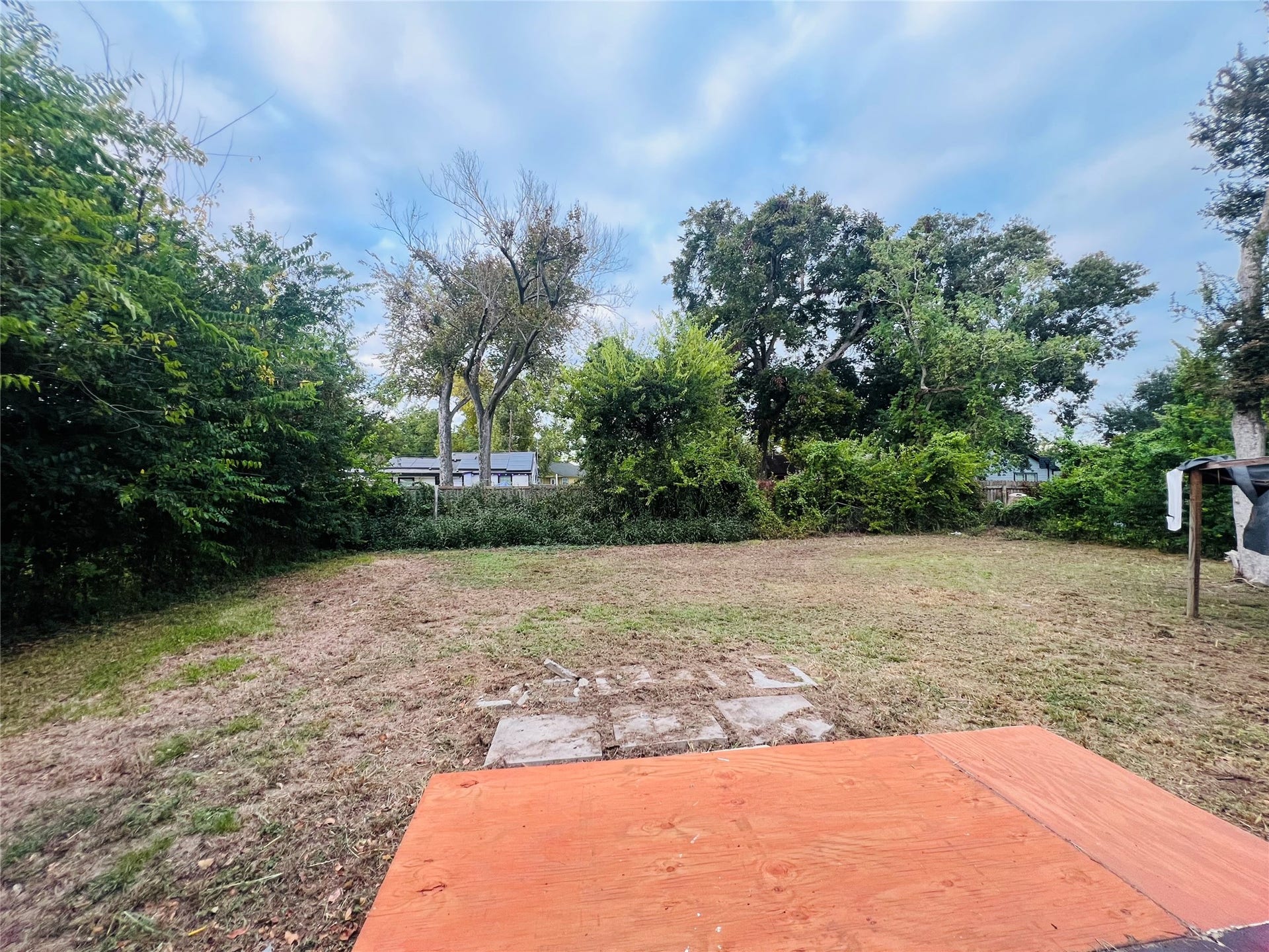 122 W Pecan Lane, Clute, TX 77531