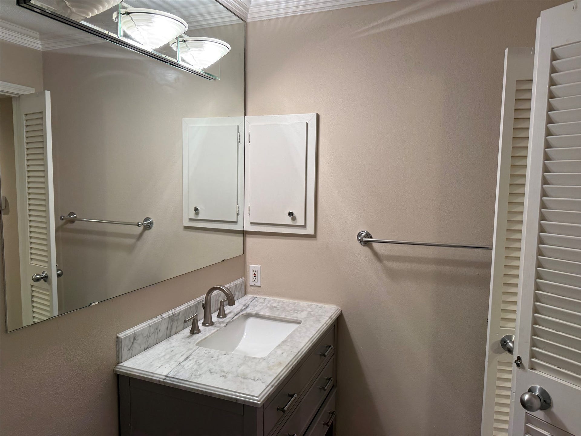 3618 Stanford Street, #6, Houston, TX 77006 3618 Stanford Street, #6, Houston, TX 77006