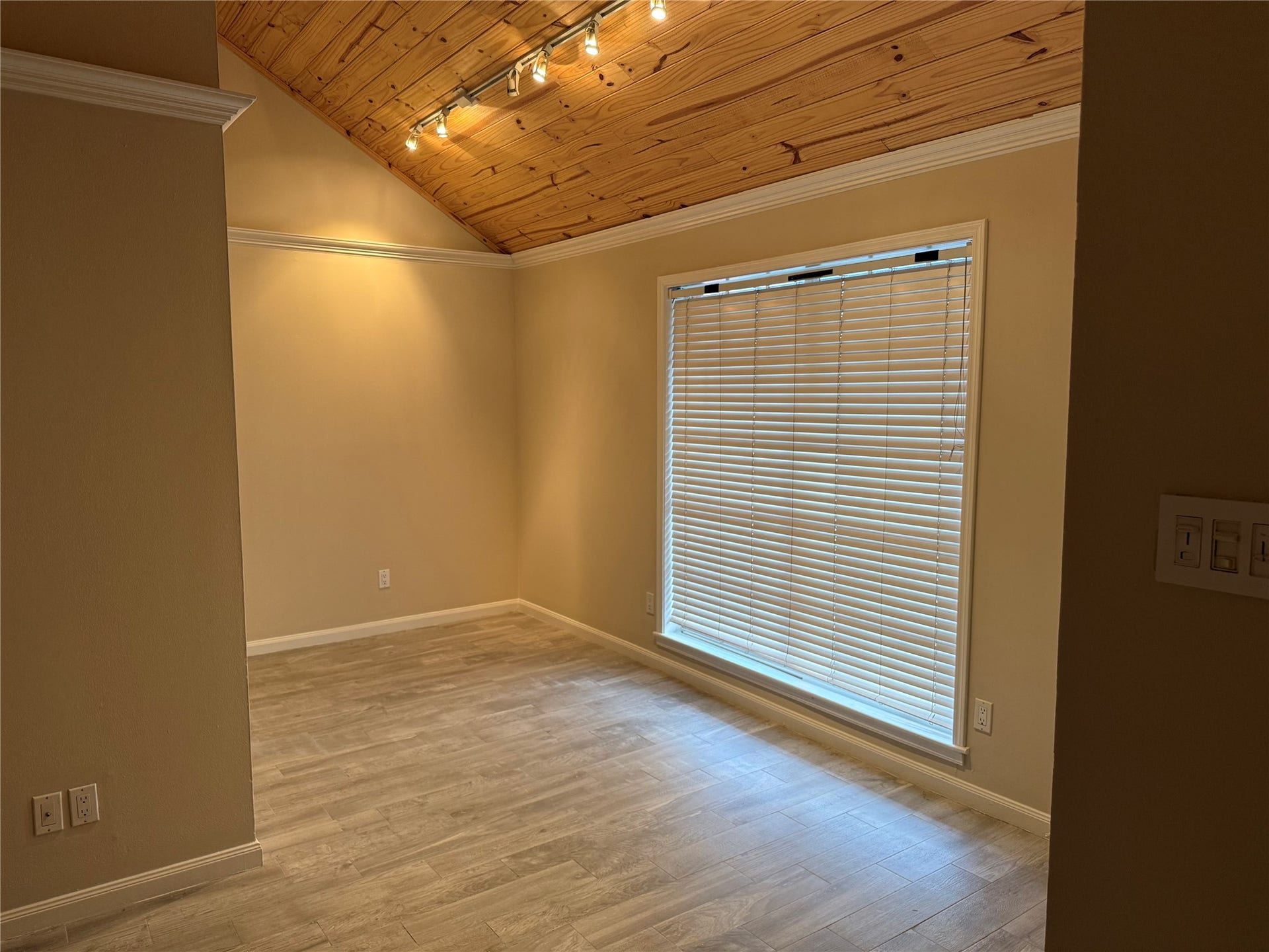 3618 Stanford Street, #6, Houston, TX 77006 3618 Stanford Street, #6, Houston, TX 77006