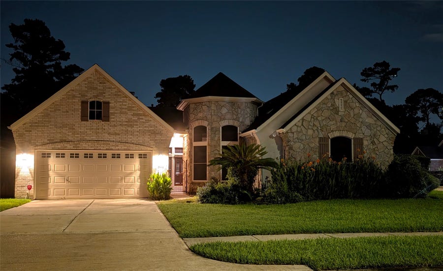 Property photo for 10114 Crescent Bluff Lane, Houston, TX