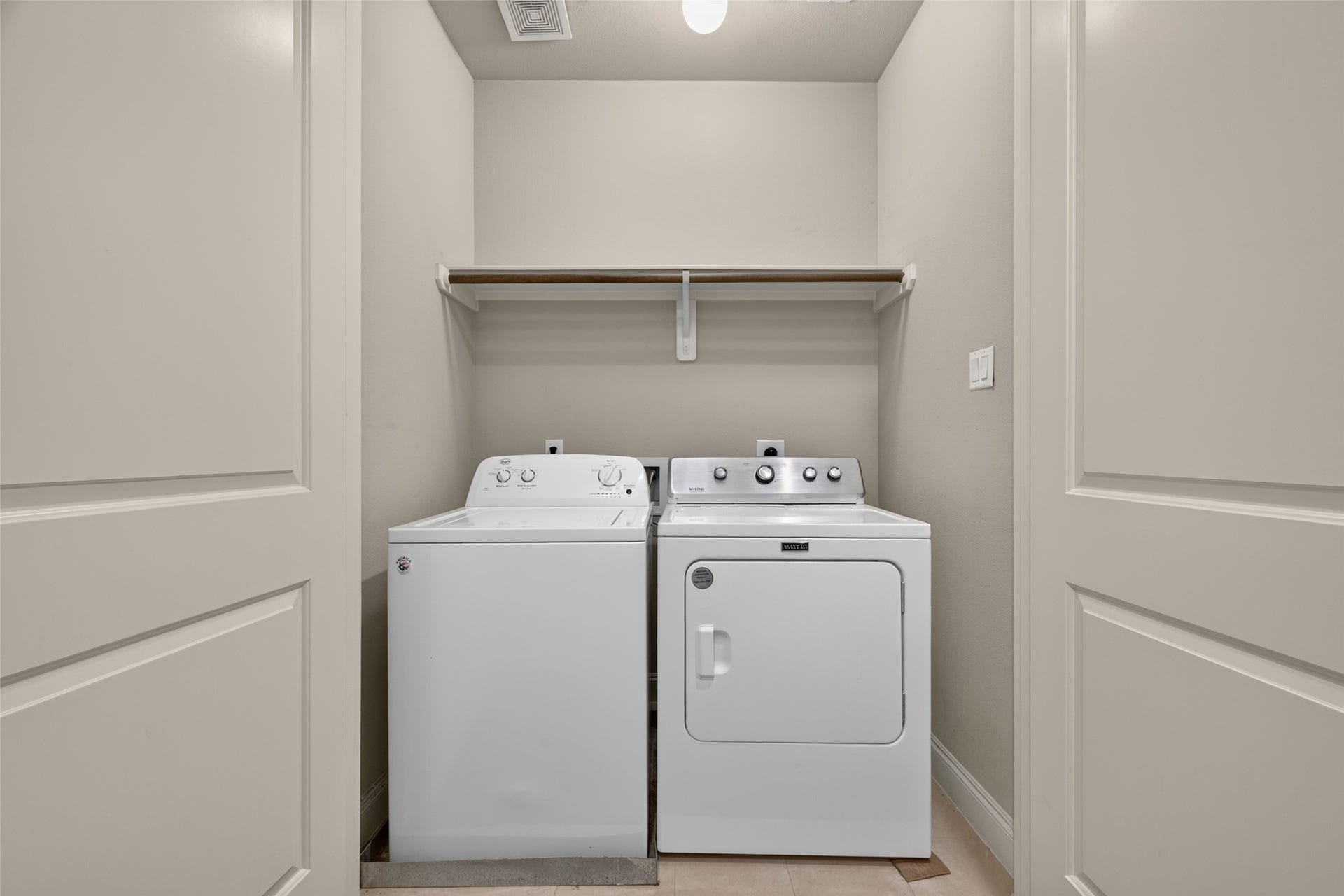 6610 Toledo Street, Houston, TX 77008 6610 Toledo Street, Houston, TX 77008