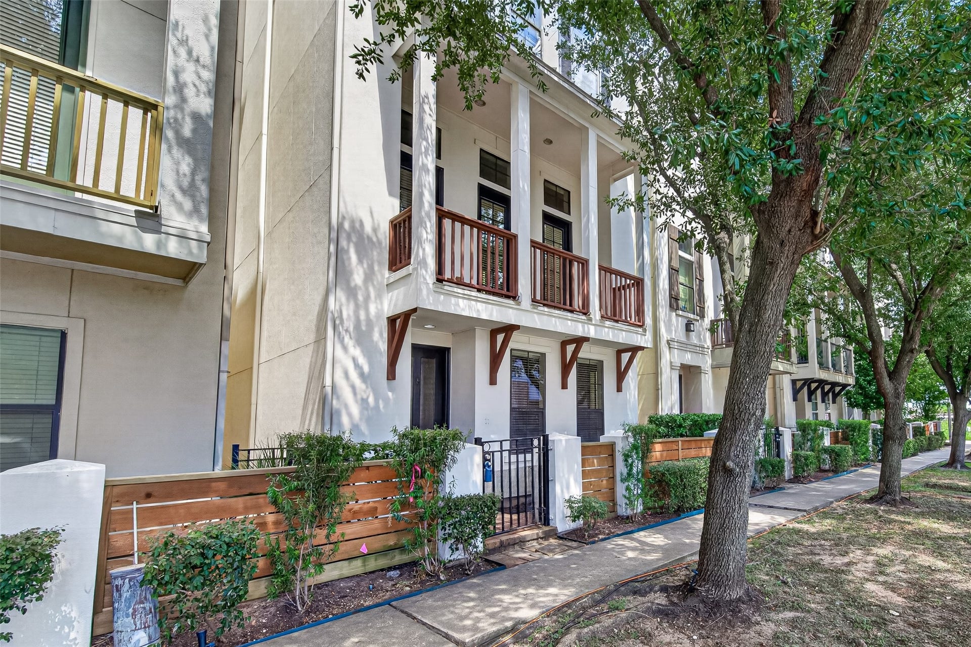 6610 Toledo Street, Houston, TX 77008 6610 Toledo Street, Houston, TX 77008