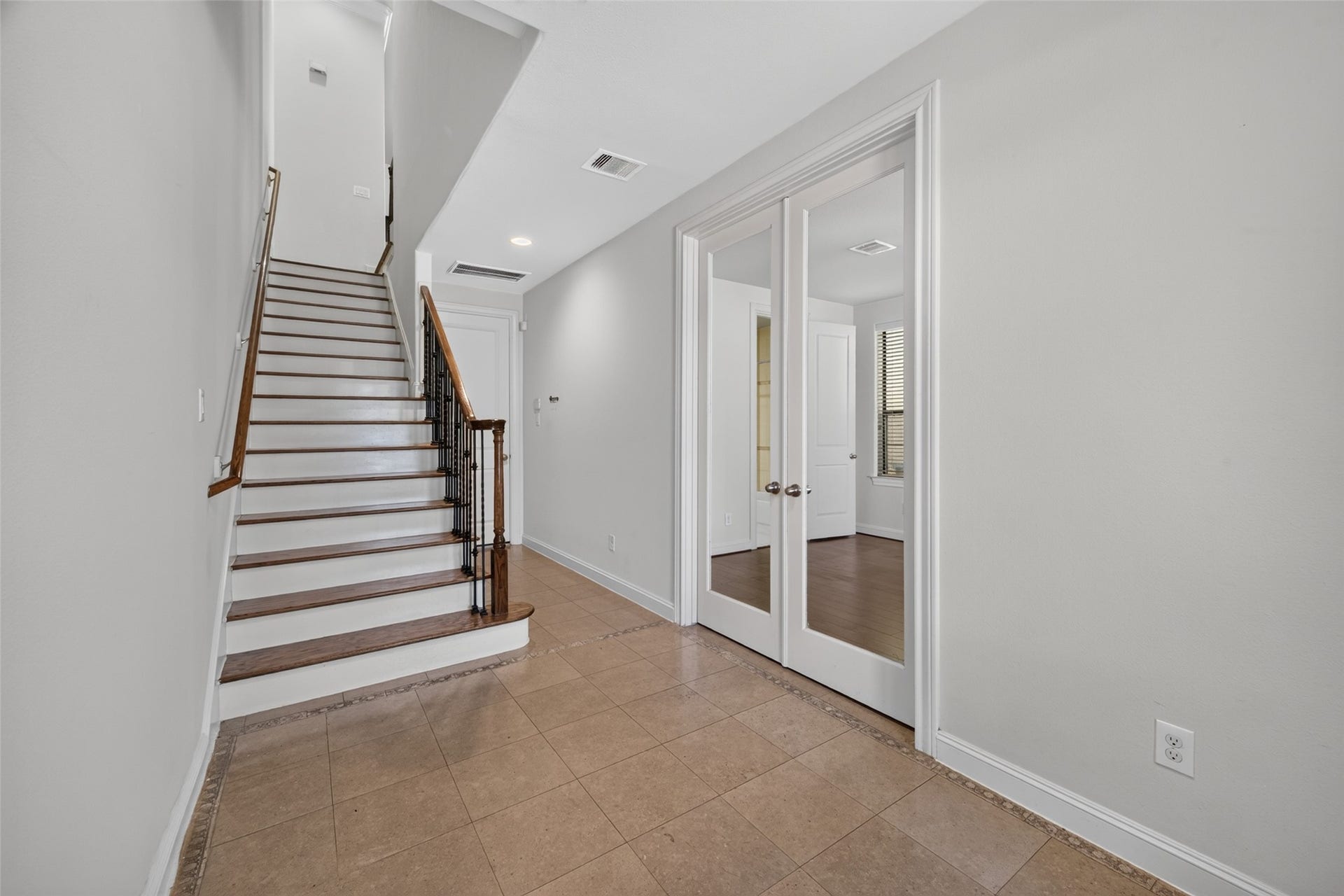 6610 Toledo Street, Houston, TX 77008 6610 Toledo Street, Houston, TX 77008