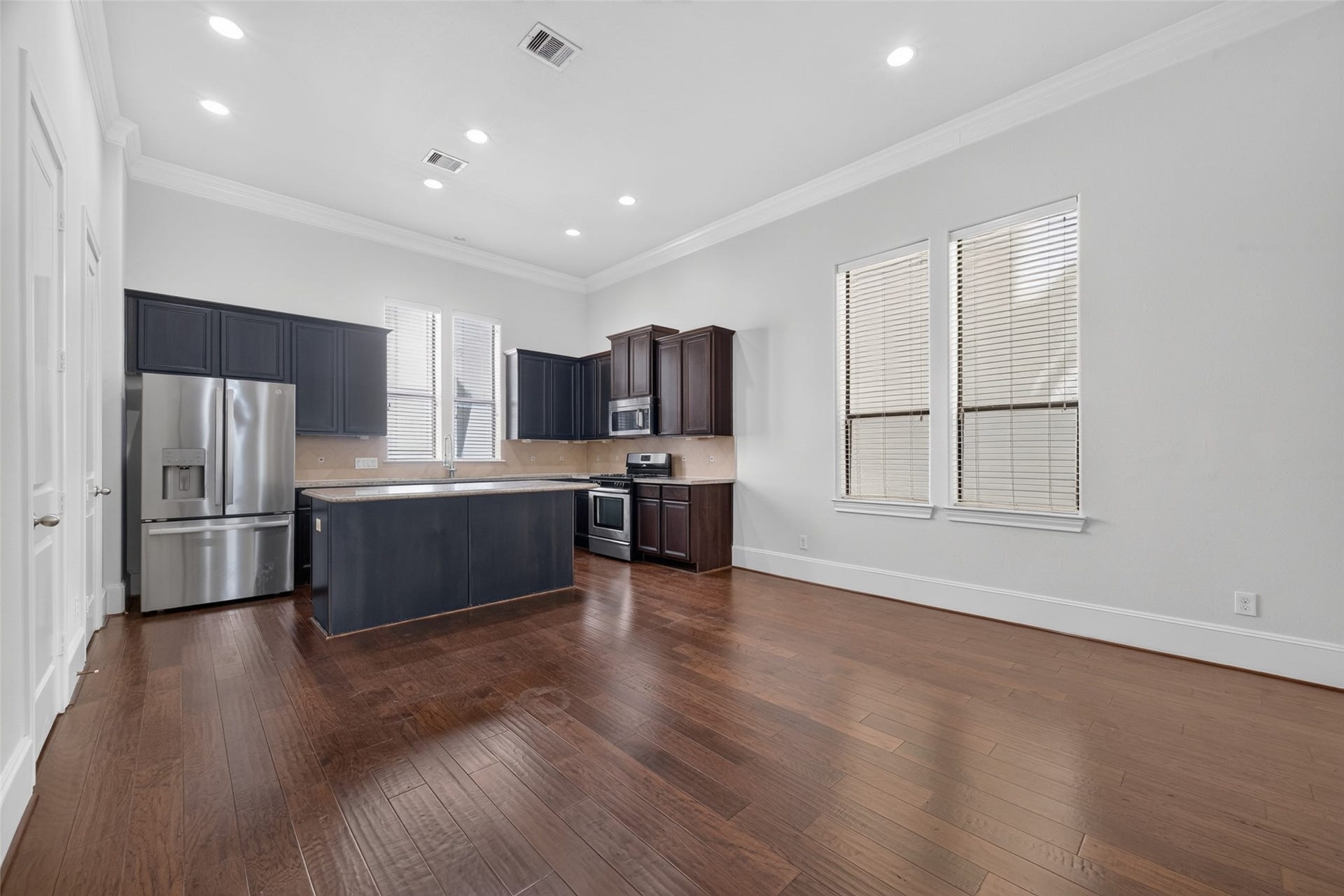 6610 Toledo Street, Houston, TX 77008 6610 Toledo Street, Houston, TX 77008