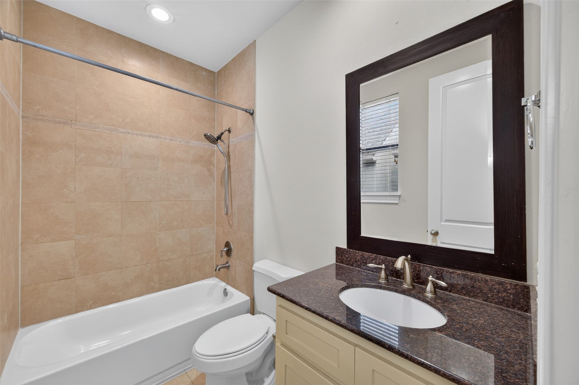 6610 Toledo Street, Houston, TX 77008 6610 Toledo Street, Houston, TX 77008