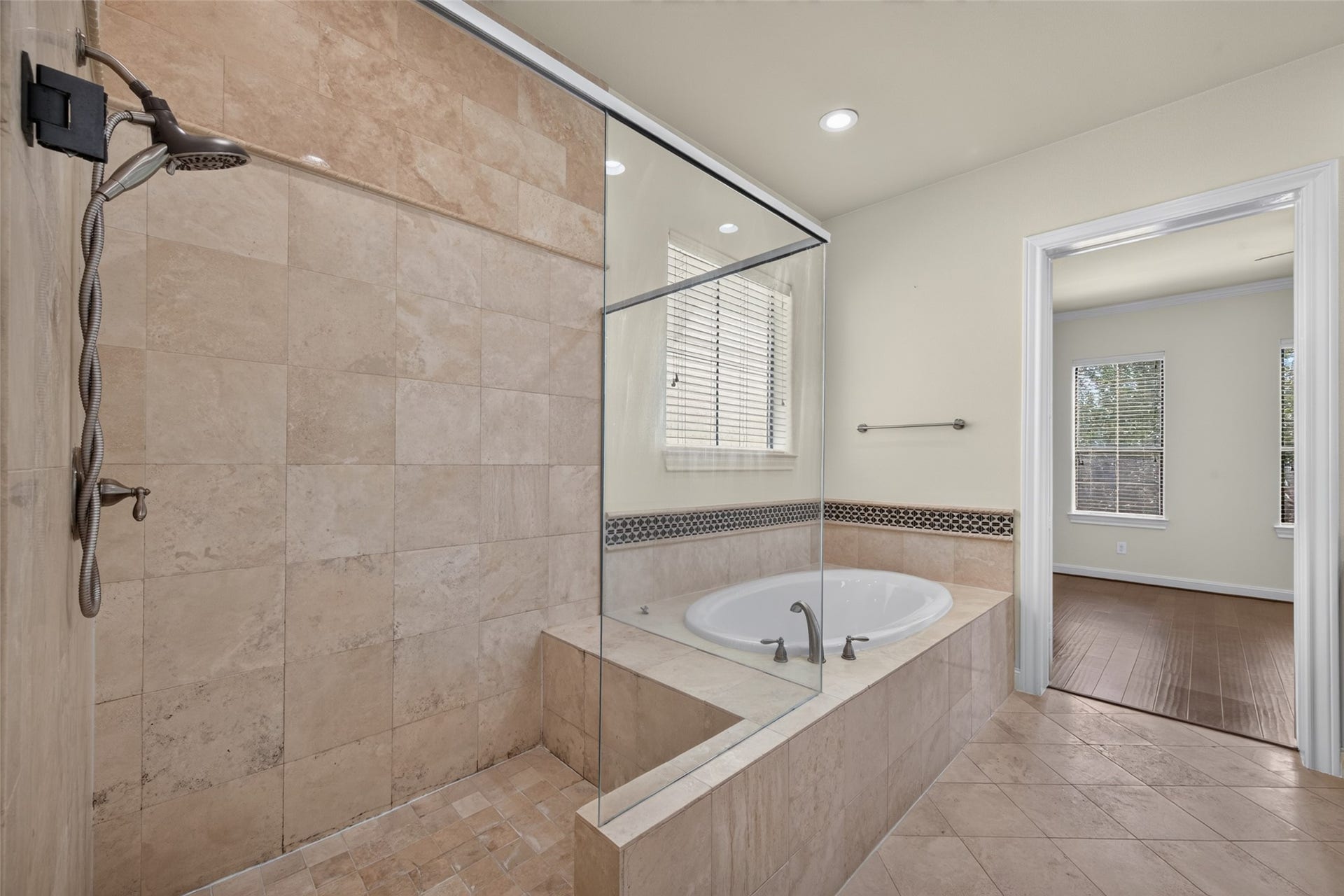 6610 Toledo Street, Houston, TX 77008 6610 Toledo Street, Houston, TX 77008