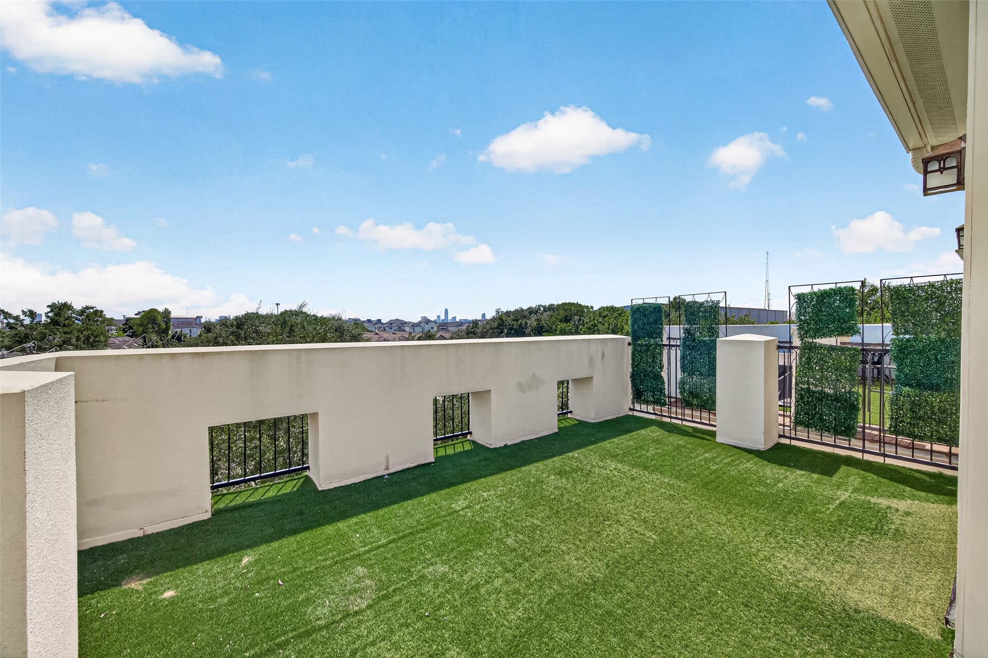 6610 Toledo Street, Houston, TX 77008 6610 Toledo Street, Houston, TX 77008