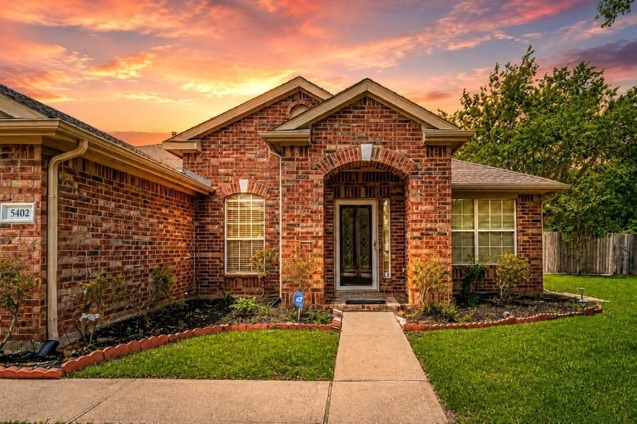 Property photo for 5402 Rosehaven Court, Sugar Land, TX