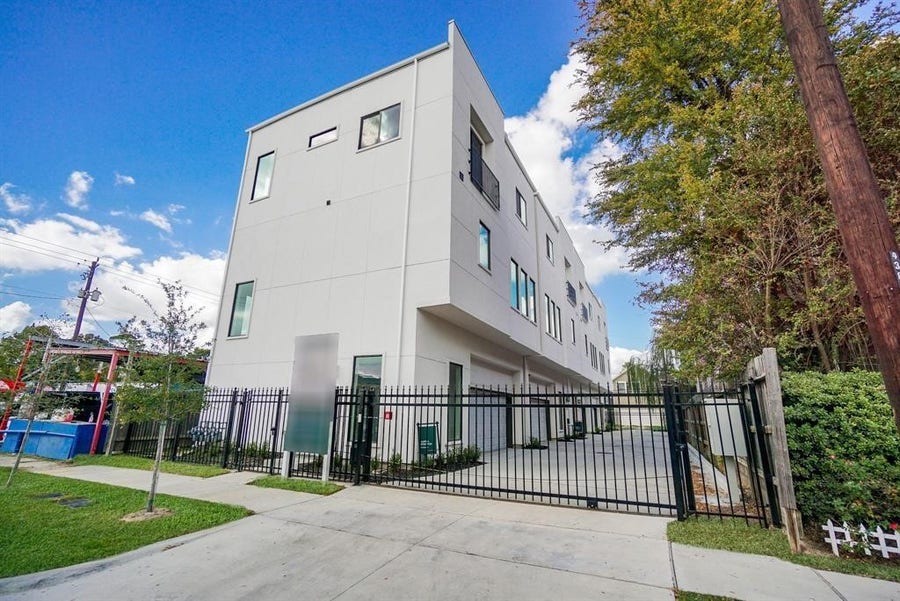 Property photo for 645 W 16th Street, Houston, TX