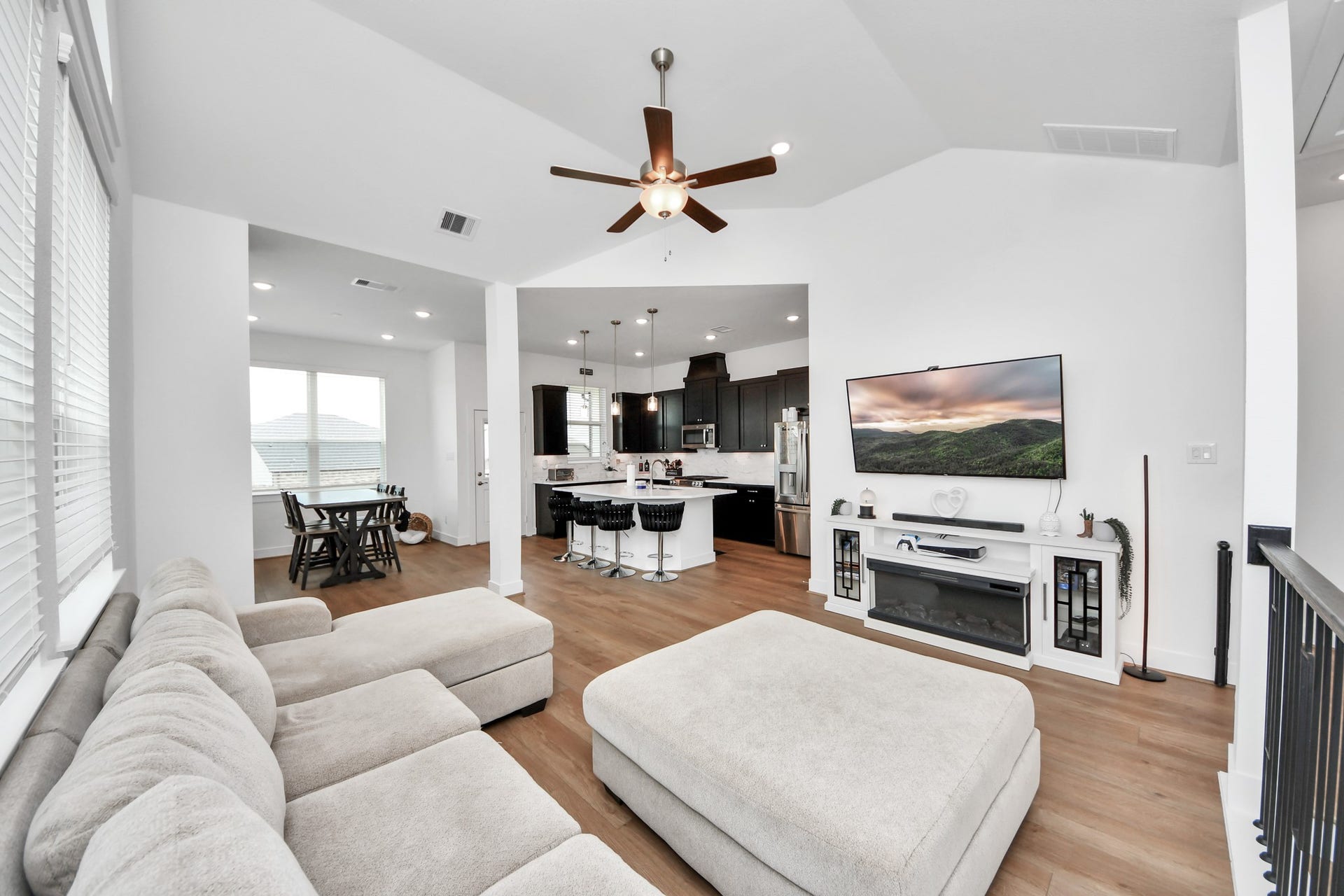 5214 Sage Hills Drive, Manvel, TX 77578 5214 Sage Hills Drive, Manvel, TX 77578