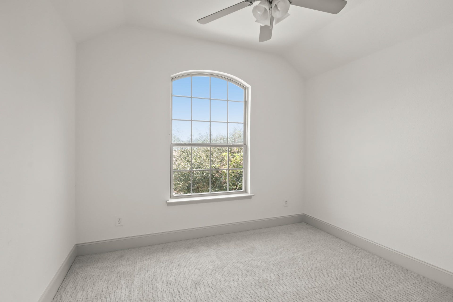 71 Black Swan Place, Magnolia, TX 77354