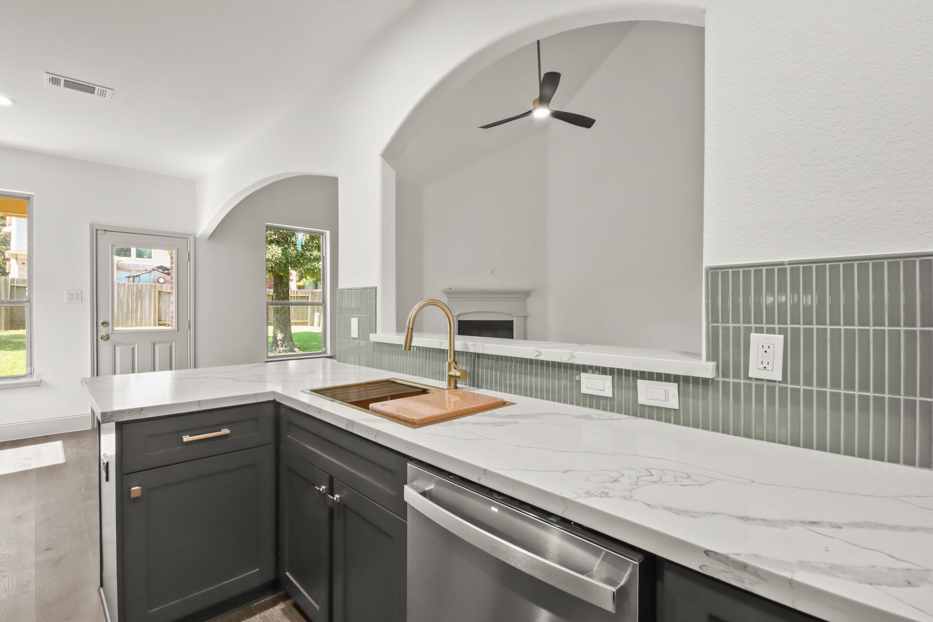 71 Black Swan Place, Magnolia, TX 77354