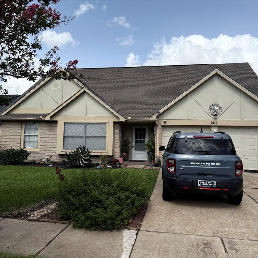 Property photo for 2114 Fountain Drive, Sugar Land, TX