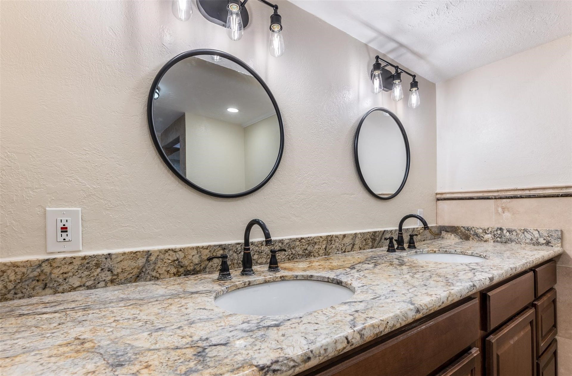 417 White Wing Lane, Houston, TX 77079 417 White Wing Lane, Houston, TX 77079